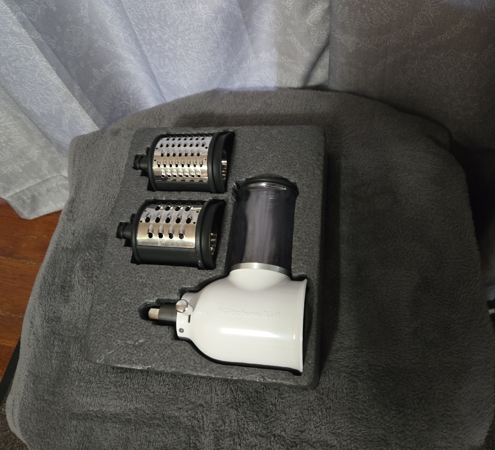 KitchenAid White Slicer Shredder Attachment